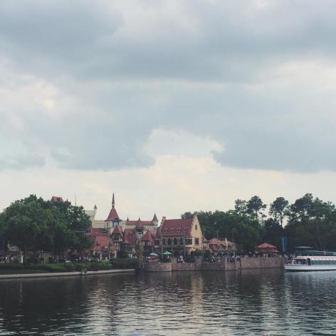 11082959_931863960203136_745694298_n